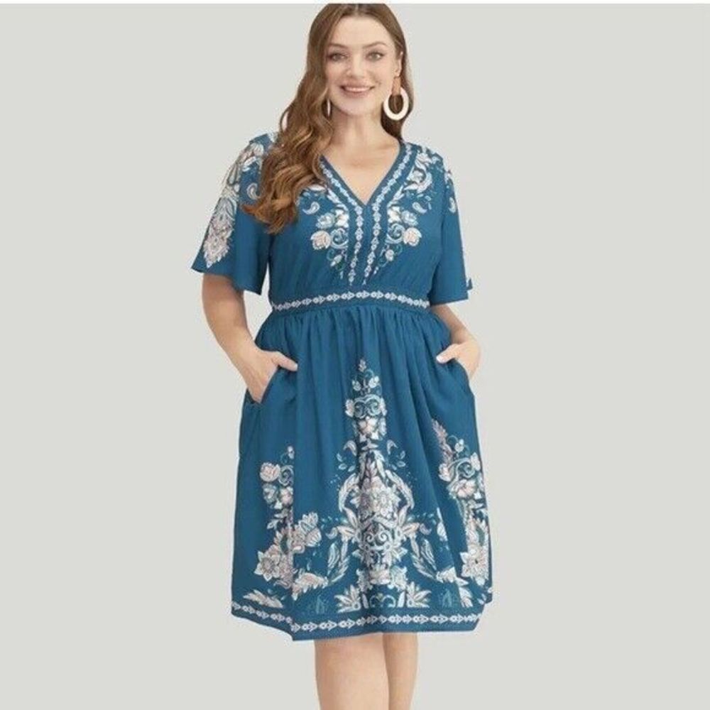 Bloomchic Chic Bandana Print Short Sleeve Vneck Pocket Dress Size 18-20 NWT